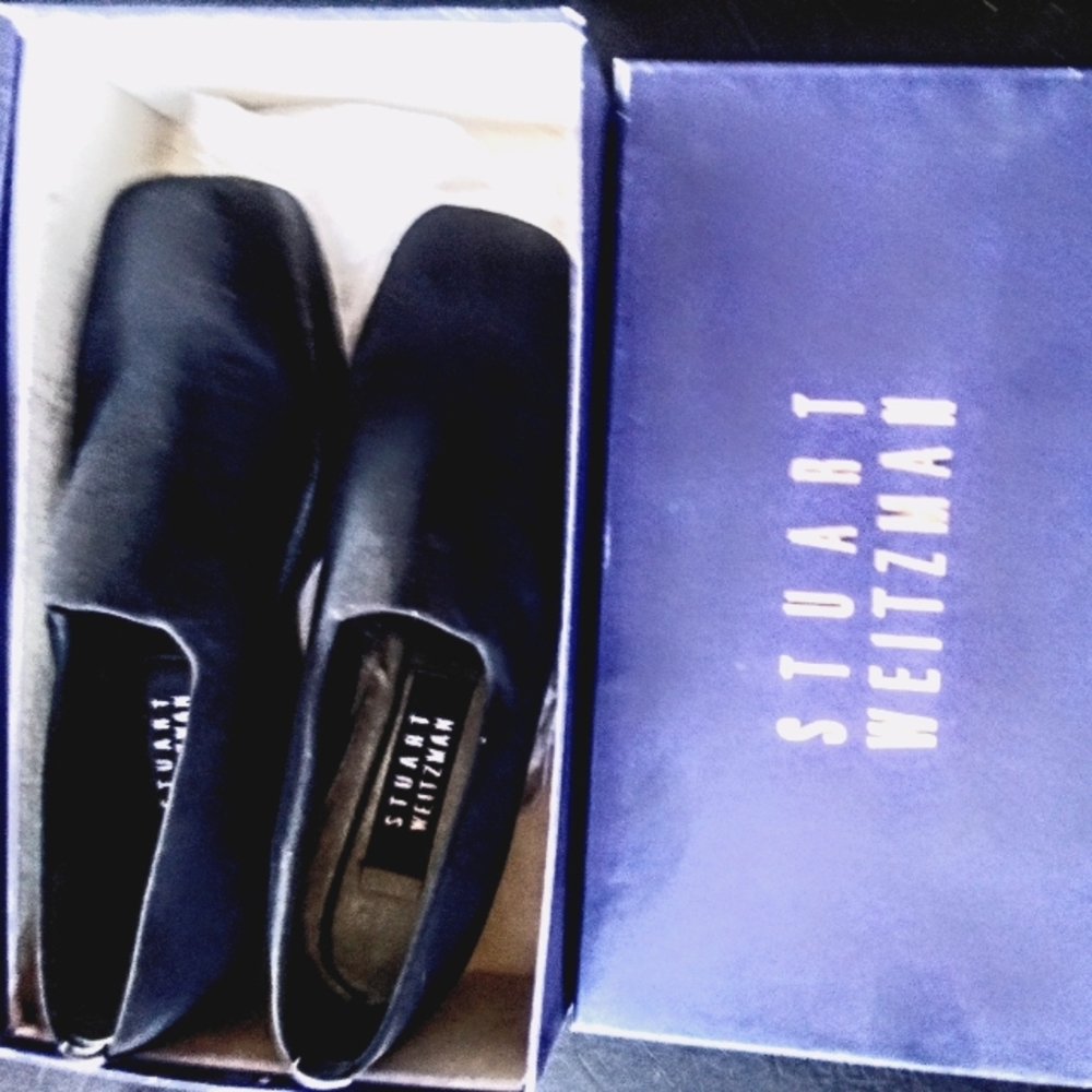 WOMENS SIZE 7 STUART WEITZMAN BLACK MICRO MESH